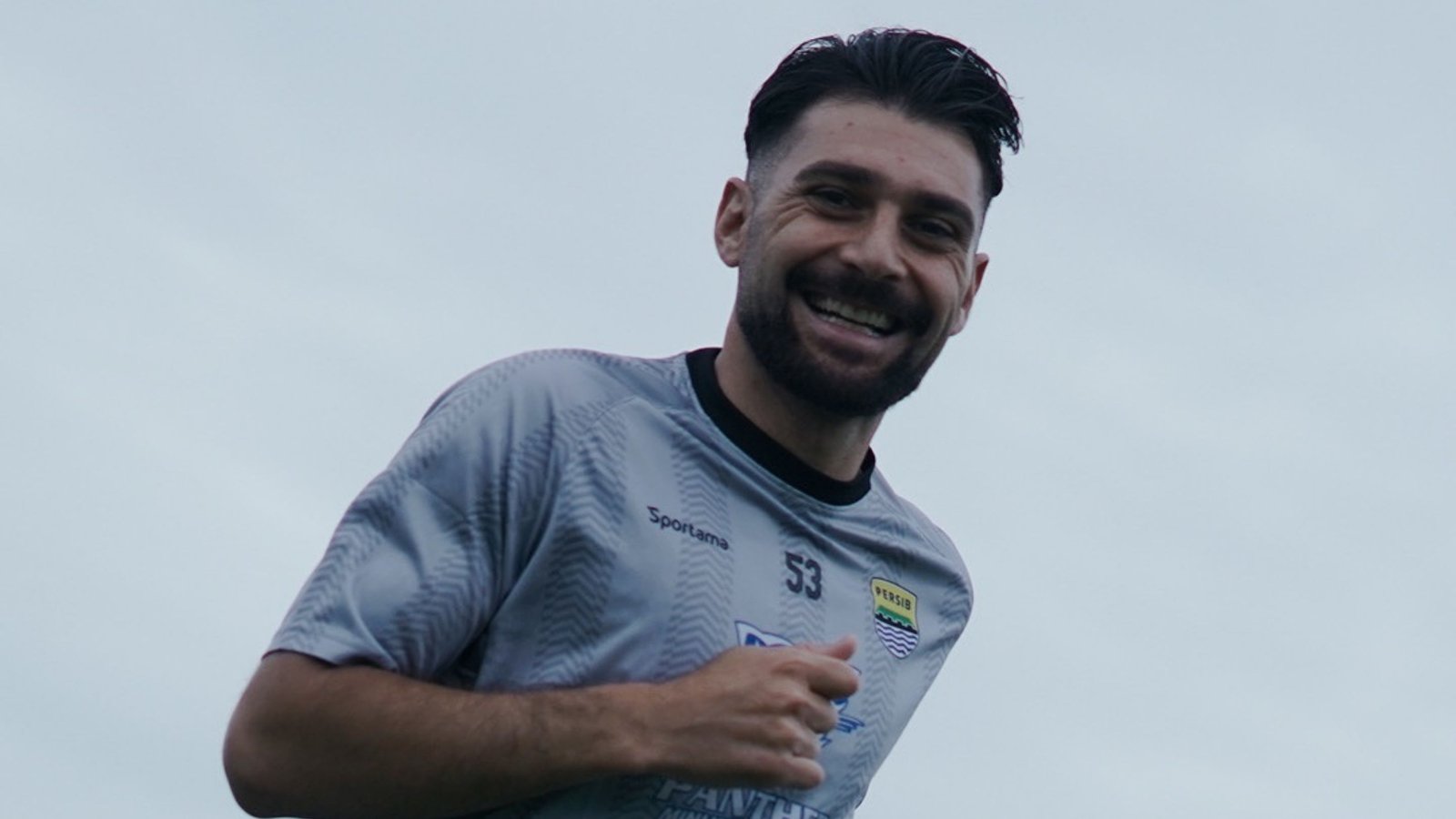 Frans Putros Resmi Tiba di Bangkok, Siap Gabung Persib Jalani TC di Thailand